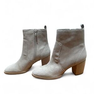 Brand New - Bernardo 1946 Norwich Bootie Clay Split Suede, size 7.5M